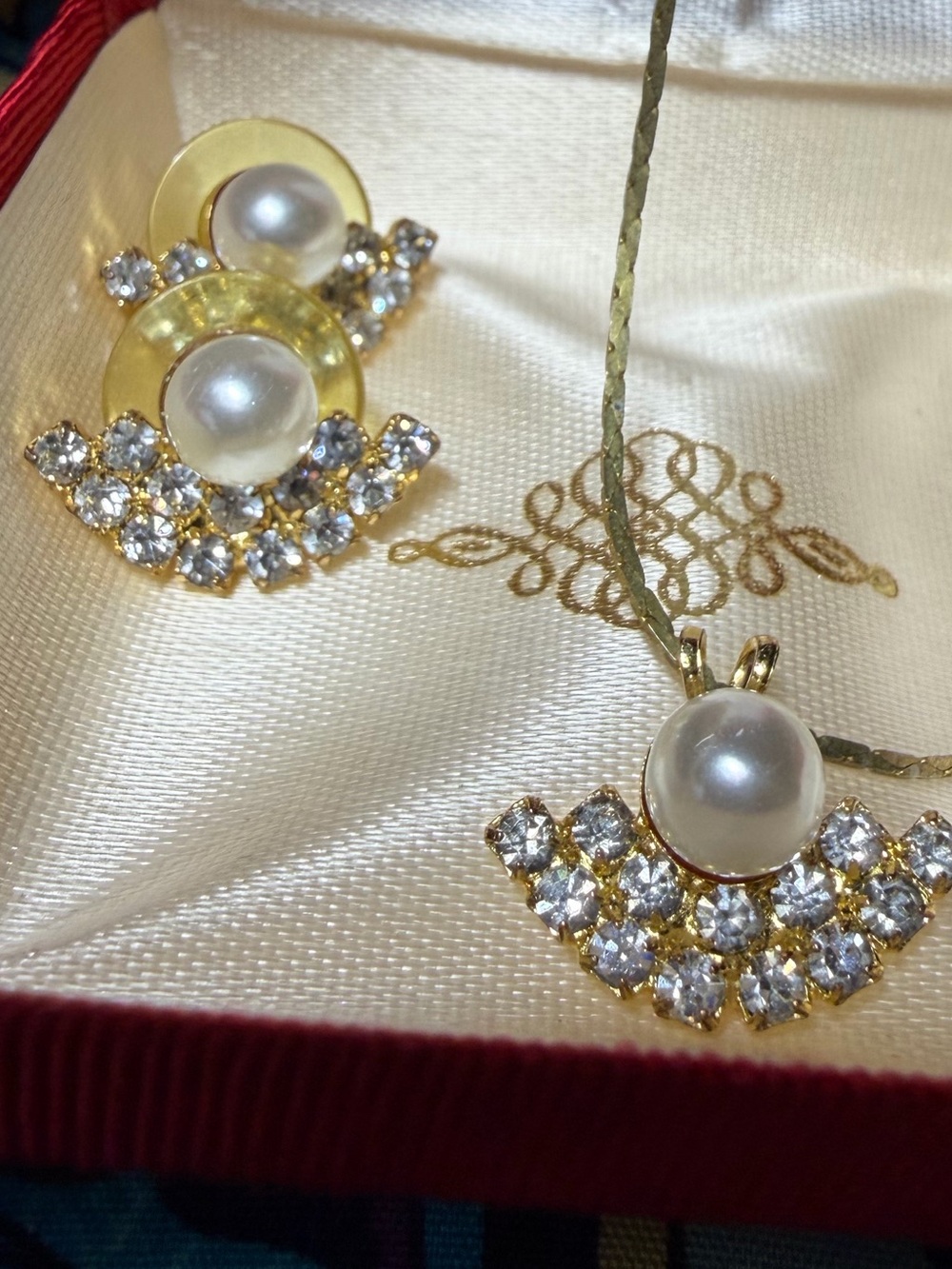 Gold Pearl & Crystal Pendant Necklace and Stud Earrings Set